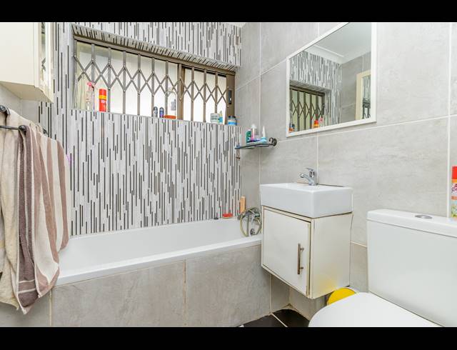 8 BEDROOM FREEHOLD FOR SALE IN WESTVILLE